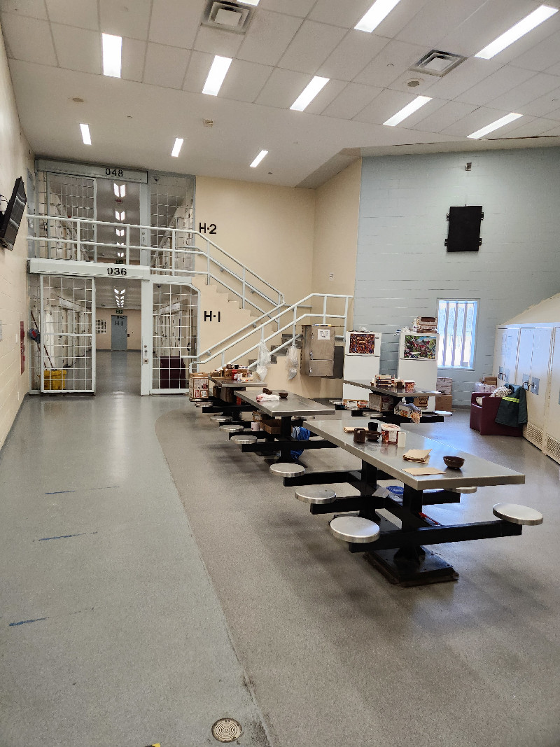 Rangée H du CRT à l’Établissement de Millhaven