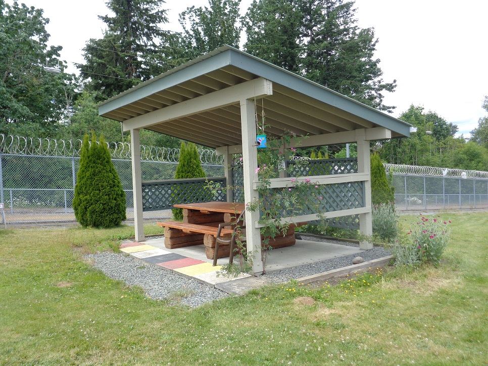 Photo of the Pathways yard at Fraser Valley Institution.