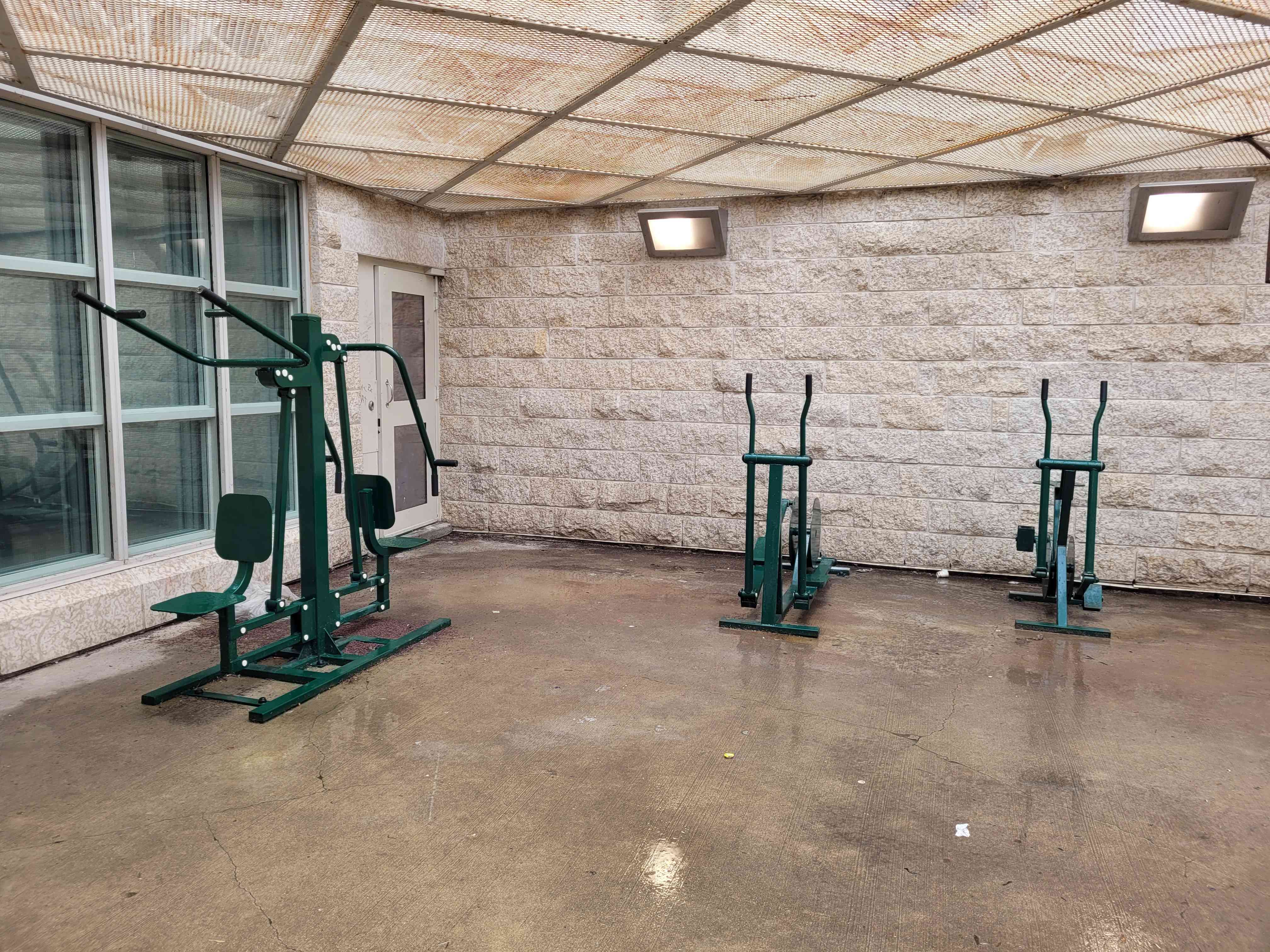 Photo of the SIU exercise equipment in the yard at Stony Mountain Institution.
