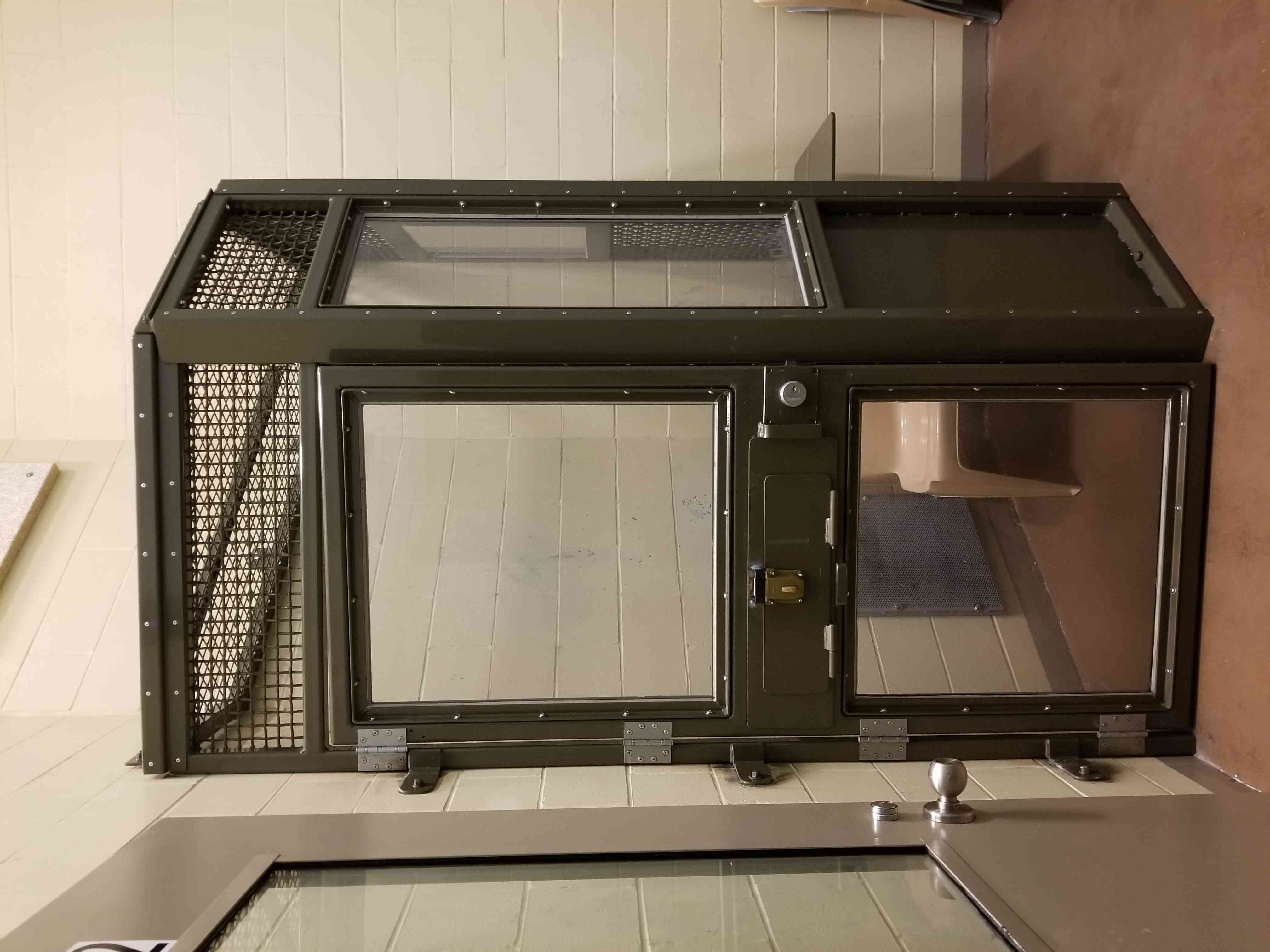 Photo of a non-contact enclosure at Kent Institution.