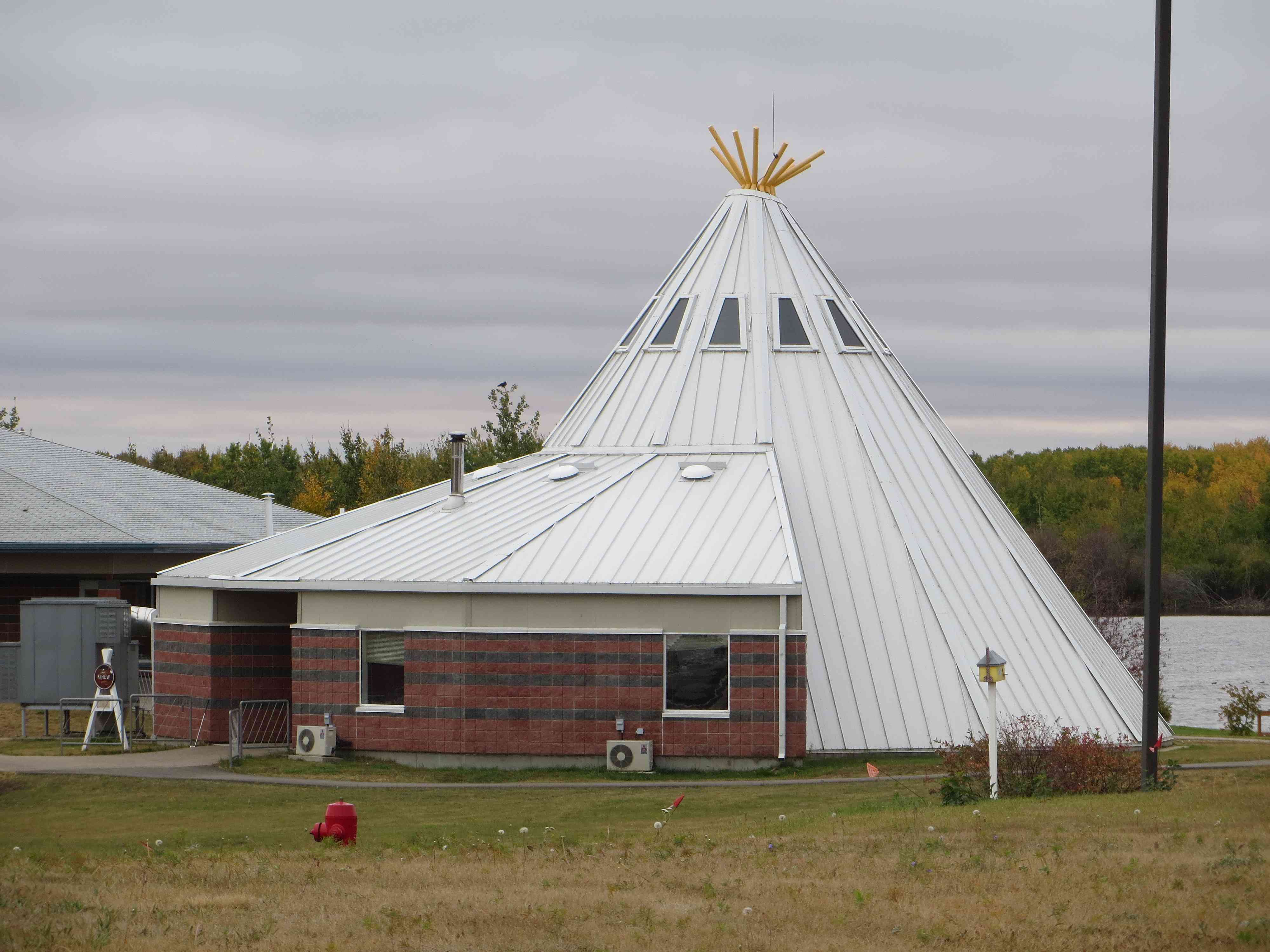 Photo from the exterior of Willow Cree Healing Lodge.