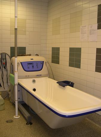 A picture of a Arjo tub used at the Pacific Regional Treatment Centre.