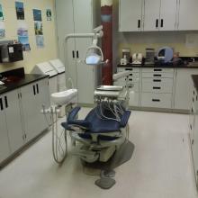 Centre de soins de santé, chaise de dentiste (2017)