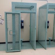 Téléphones pour les détenus dans la rangée de cellules d’isolement (2018)