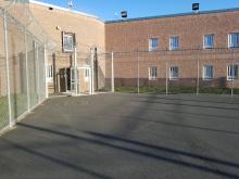 Unit 5 yard - Cour de l'unité 5