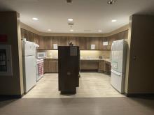 Common kitchen area for a pod - Cuisine commun d'une sous-unité