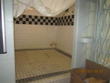 Medical isolation shower - Douche d'isolement médical
