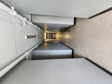 Residence hallway - Couloir de la résidence